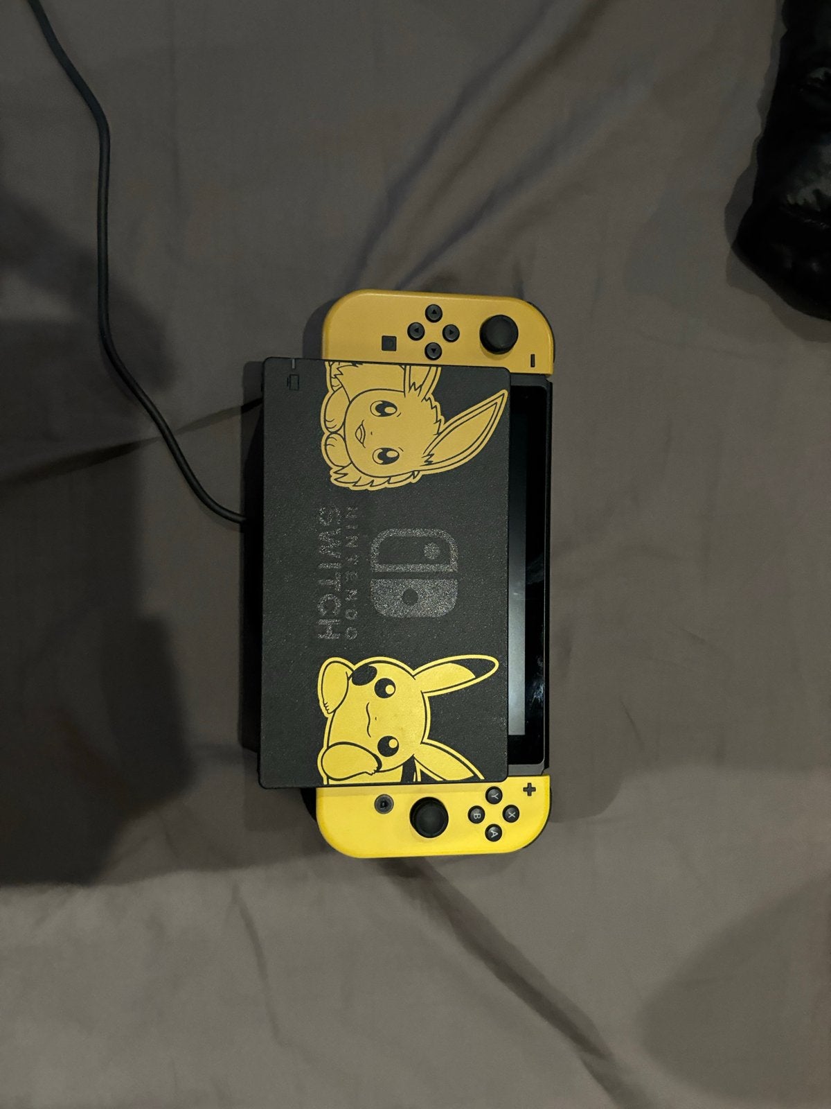 Nintendo Switch Pikachu & Eevee Edition + 500GB SSD + Smash, Met games, Met 2 controllers, Ophalen of Verzenden, Zo goed als nieuw