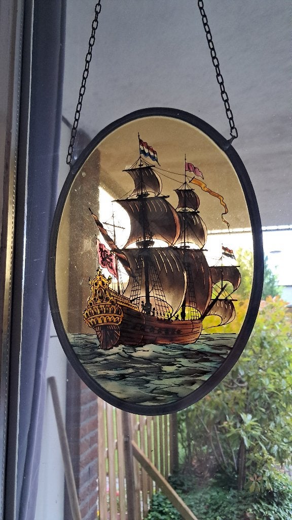 Glas in lood raamhanger., Ophalen
