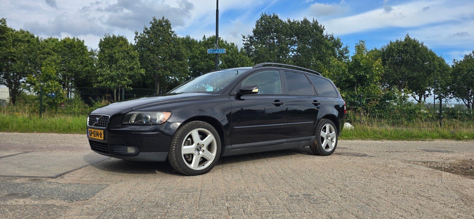 Volvo v50 2.5 t5 AWD summum 2005, Zwart, 700 kg, Leder, Handgeschakeld