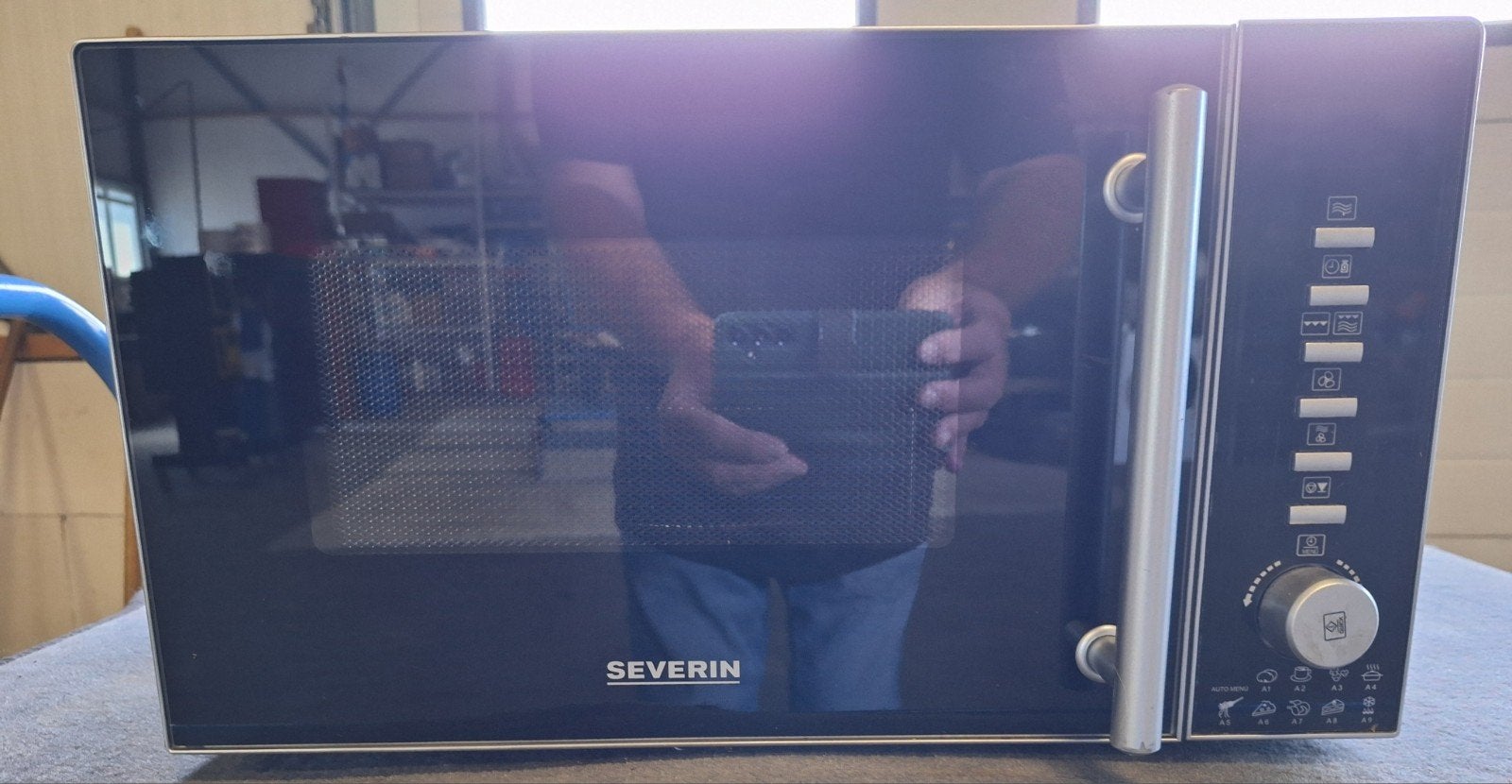 Severin Combimagnetron met grill en hetelucht, werkt perfect, Ophalen, Combimagnetron, Info@severin.de, Zo goed als nieuw