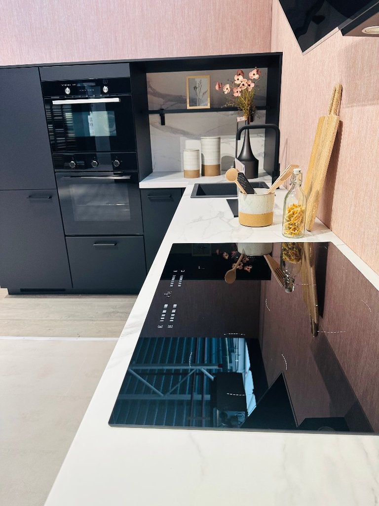 Easytouch Grafiet, Huis en Inrichting, Keuken | Complete keukens, Nieuw, Hoekkeuken, Zwart, Kunststof, Ophalen