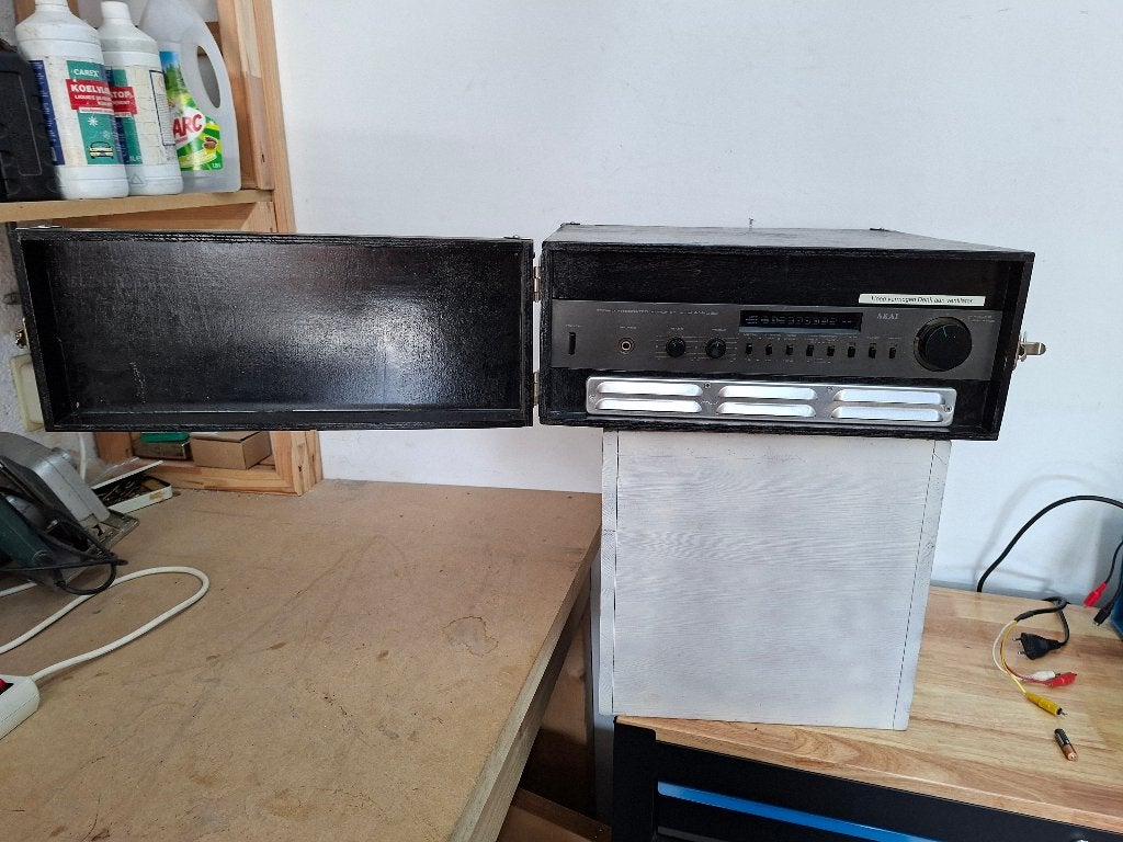zware versterker akai am-u22 in koffer, Audio, Tv en Foto, Versterkers en Receivers, Ophalen of Verzenden, Zo goed als nieuw, Minder dan 60 watt