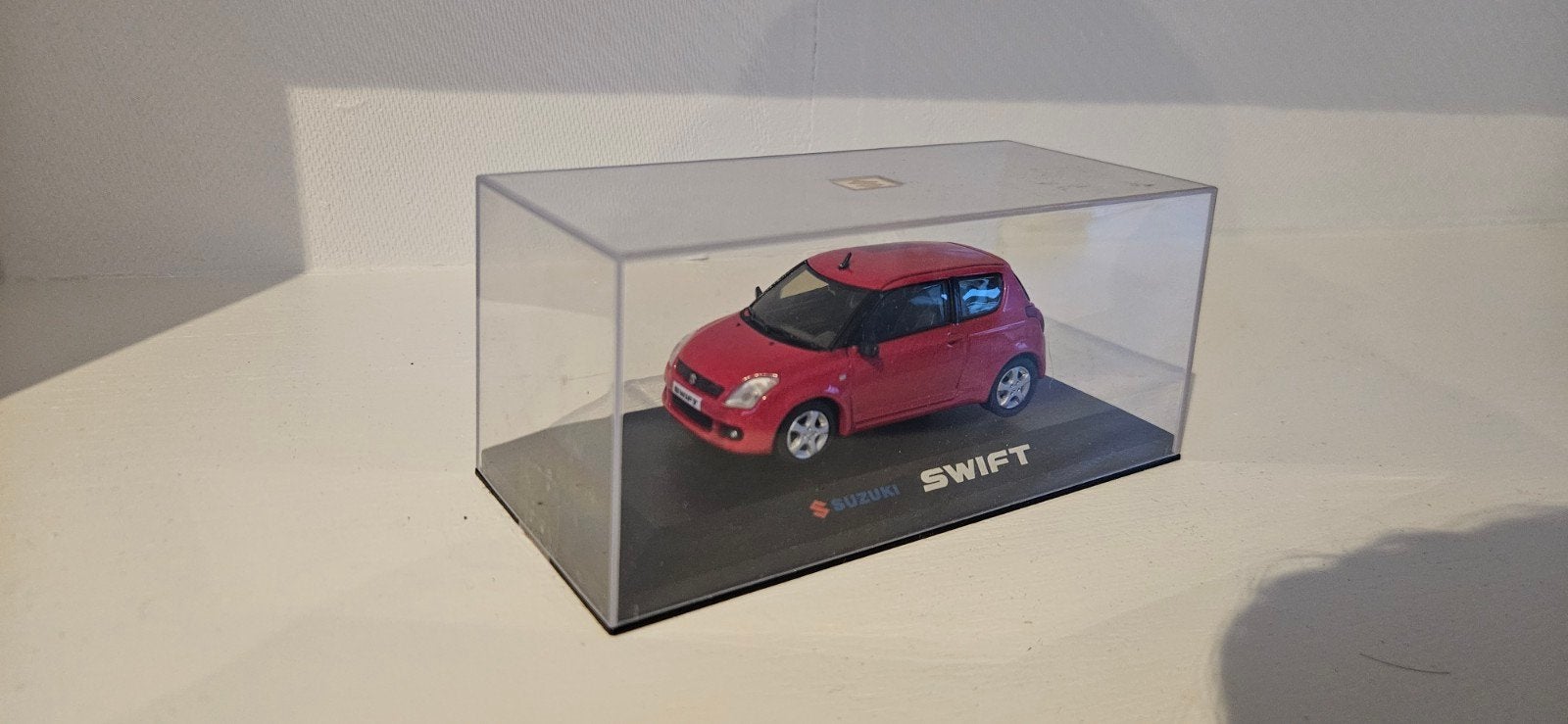 1:43 Suzuki Swift 2005-2010 schaalmodel, Ophalen of Verzenden, Zo goed als nieuw, Auto, Overige merken