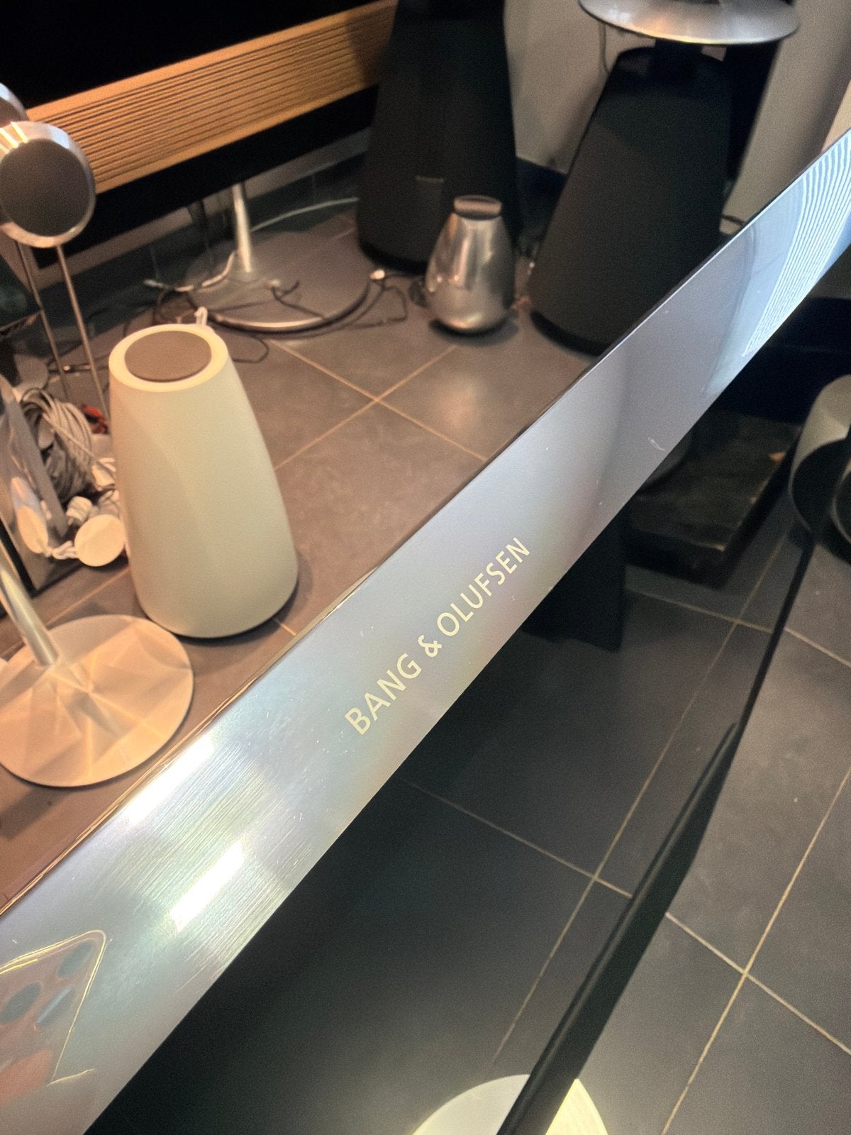 Beovision 10-40 MK3 met motorvloerstand bang olufsen b&o, Overige merken, Ophalen of Verzenden, 100 Hz, 100 cm of meer