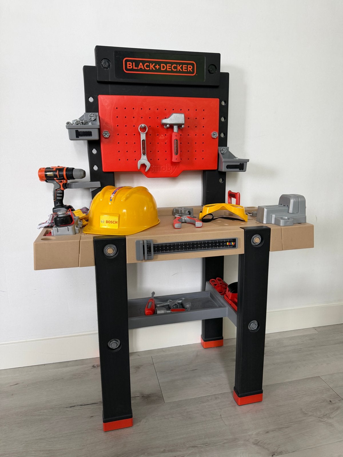 Black+Decker Werkbank met Bosch speelgoed gereedschap, Ophalen, Zo goed als nieuw, Bouwen, Met geluid