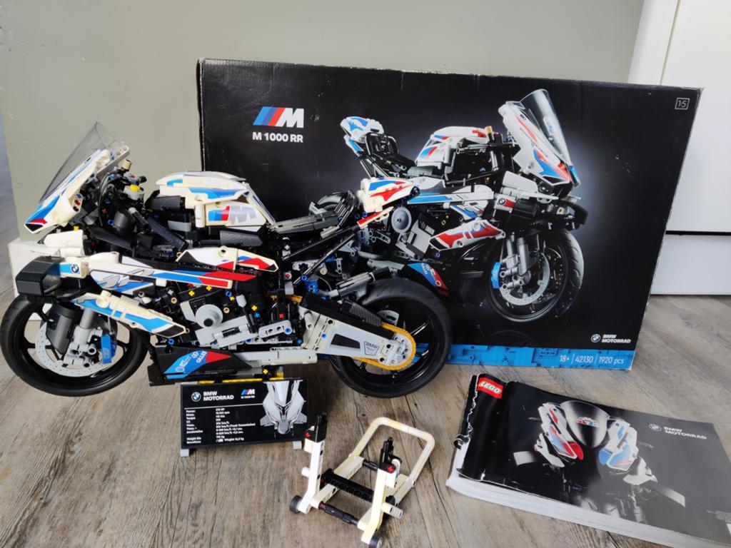 LEGO Technic BMW M 1000 RR - Licht vergeeld, Ophalen, Gebruikt, Overige merken