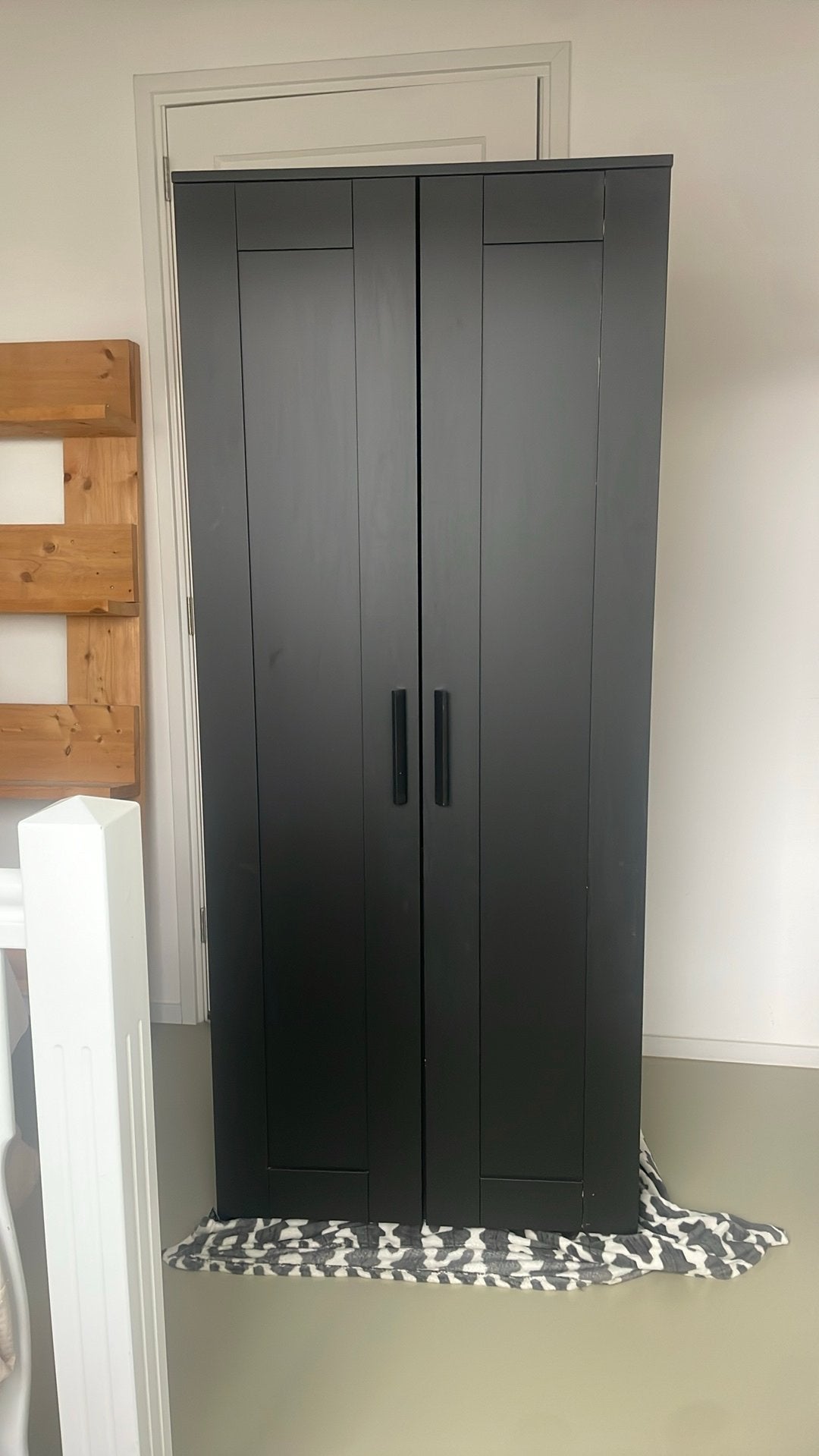 Zwarte kledingkast ikea, Huis en Inrichting, Kasten | Kledingkasten, Ophalen, Gebruikt, 50 tot 100 cm, Modern