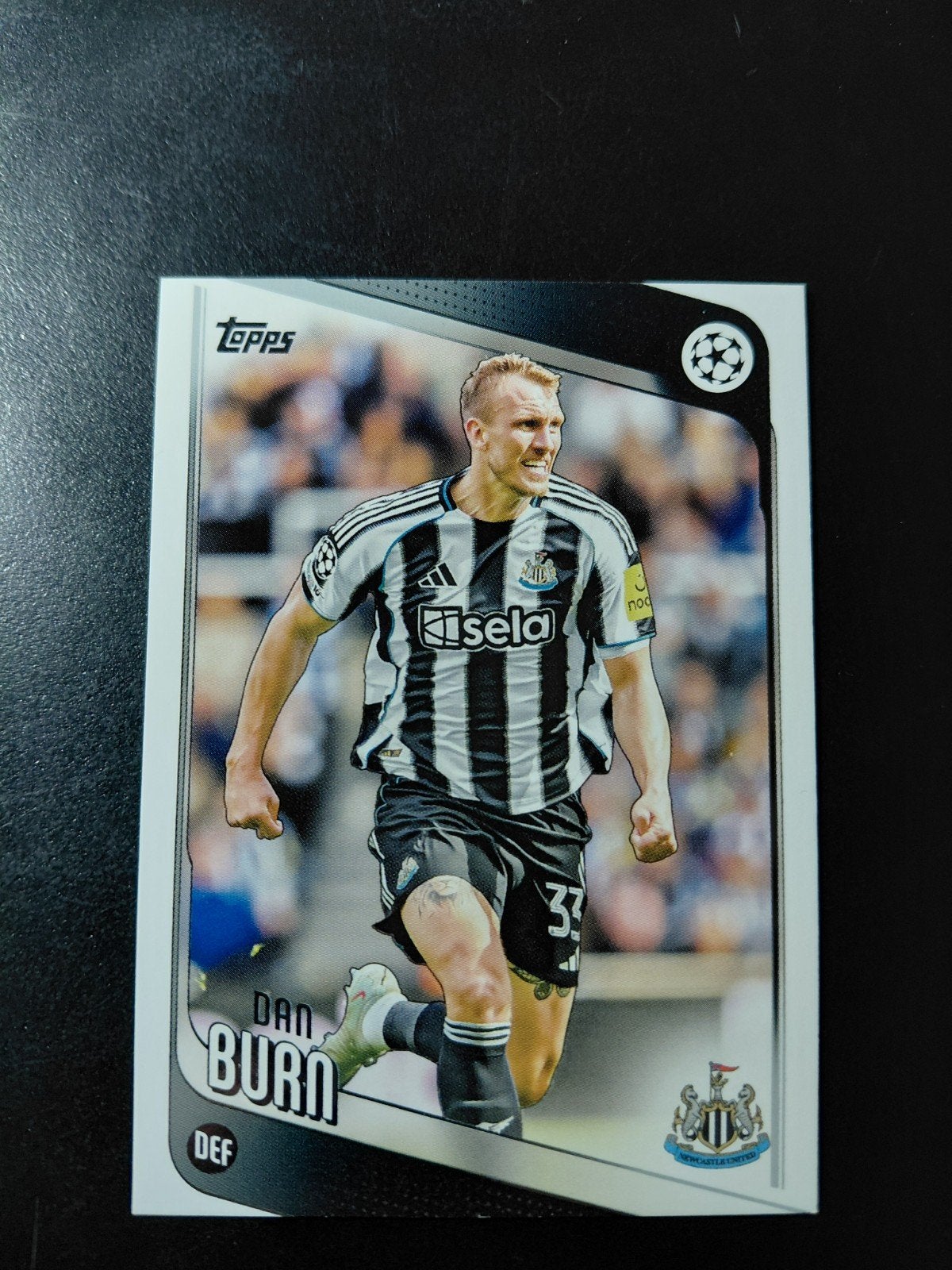 Dan burn (newcastle united) topps, Verzenden, Nieuw, Buitenlandse clubs, Spelerskaart