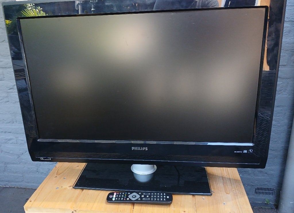 Philips TV met nieuwe universele Philips afstandsbediening., Ophalen, Philips, Gebruikt, 50 Hz