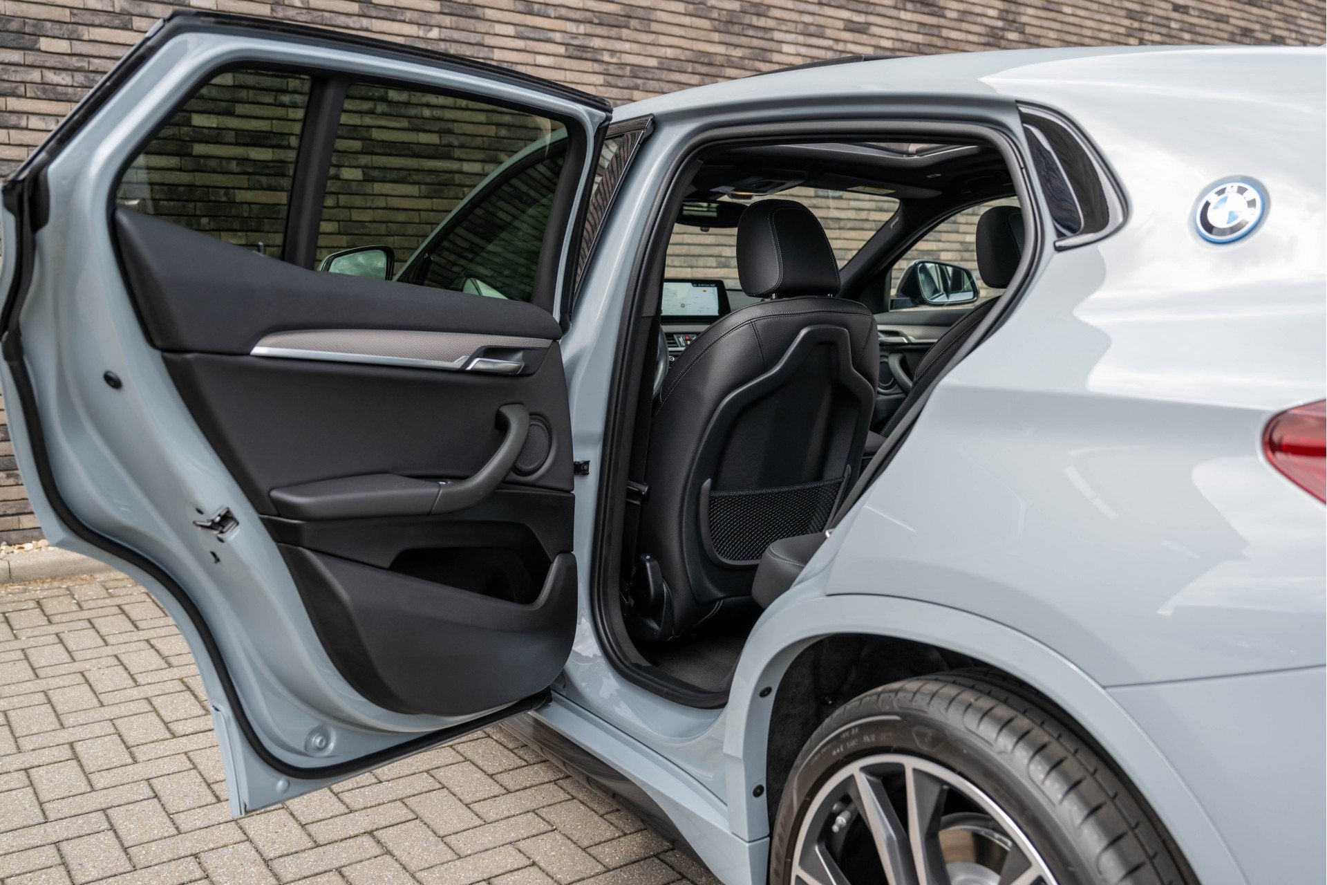 Foto 30 van BMW X2 xDrive25e | M-Sport | Navigatie | Panorama | Head-Up