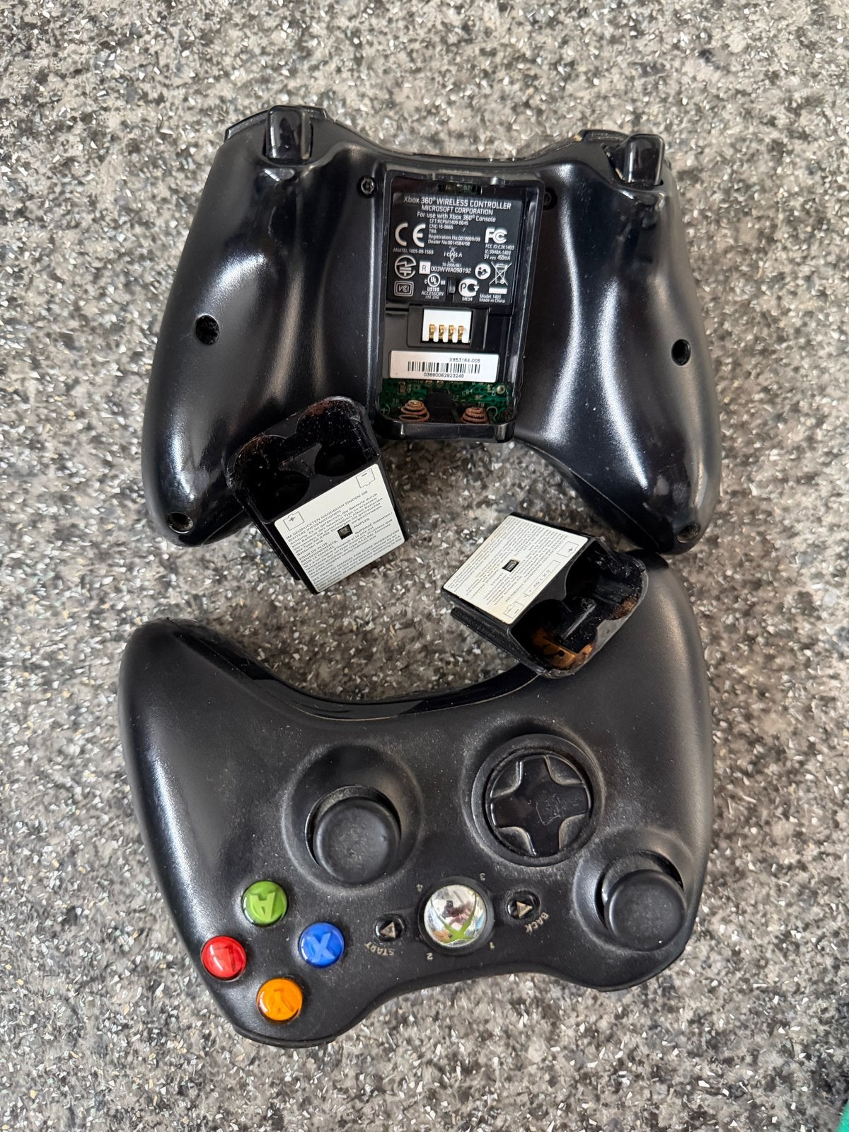 2 Defecte Xbox 360 Controllers voor Reparatie/Onderdelen, Spelcomputers en Games, Ophalen of Verzenden, Niet werkend, Met 2 controllers