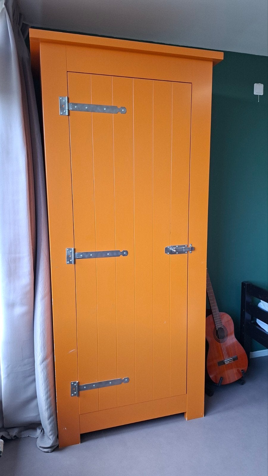 Stoere kledingkast, handgemaakt door professionele timmerman, Met deur(en), 200 cm of meer, Stoer, Robuust, Zo goed als nieuw