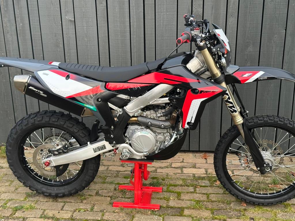 Fantic 450 XEF met extra set nieuwe Haan supermoto wielen, Particulier