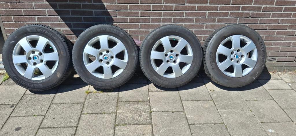 Velgen met banden voor skoda, Auto-onderdelen, Banden en Velgen, Ophalen, 15 inch, Band(en), 195 mm