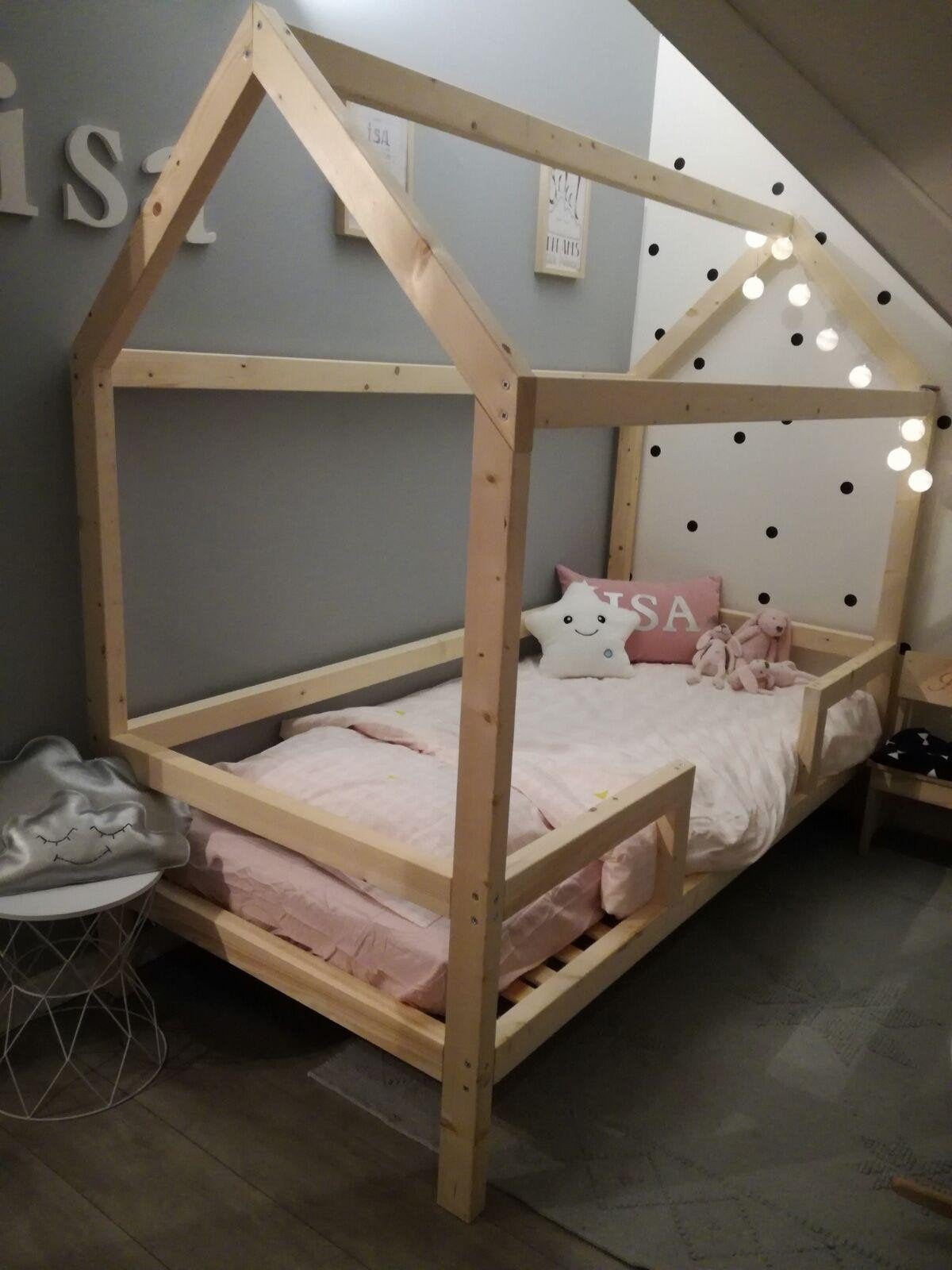 Houten huisbed voor kinderen - Zo goed als nieuw, 90 cm, Ophalen of Verzenden, Zo goed als nieuw, Huisbed, Scandinavisch, Speels