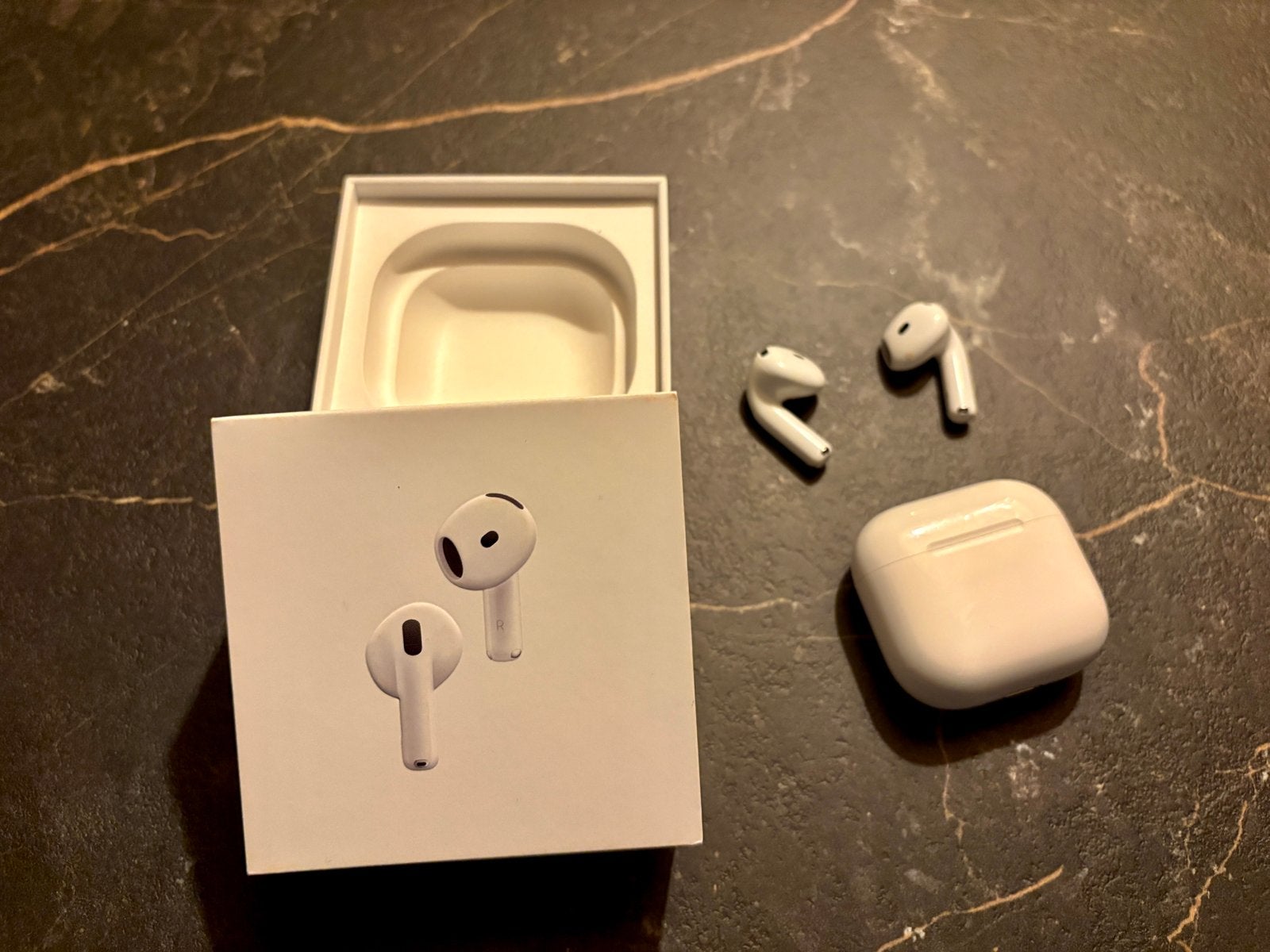 Apple AirPods 4 met MagSafe Oplaadcase!, Ophalen, In-ear, Bluetooth, Nieuw