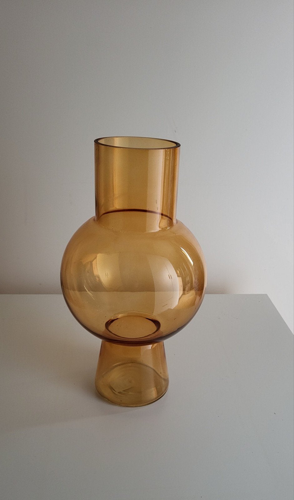 Oranje glazen vaas - Modern design, Huis en Inrichting, Woonaccessoires | Vazen, Zo goed als nieuw, Oranje, Glas, Ophalen