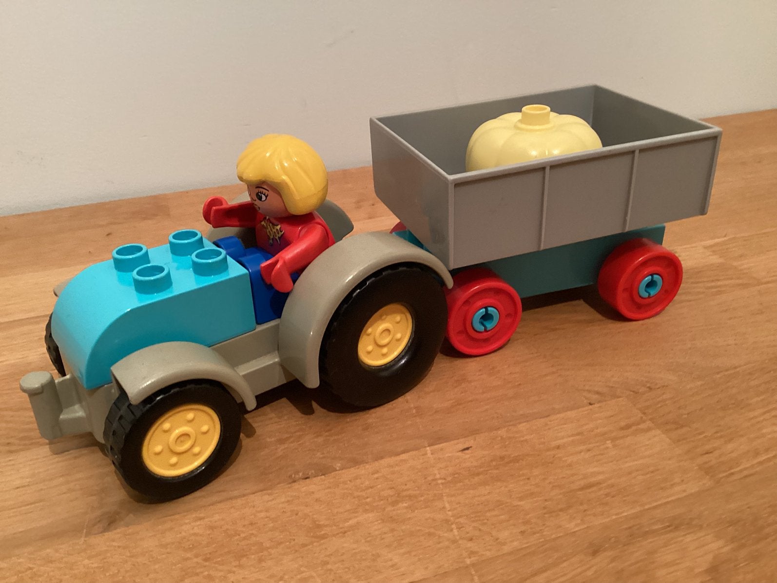 Duplo tractor met aanhanger, Ophalen of Verzenden, Zo goed als nieuw, Duplo