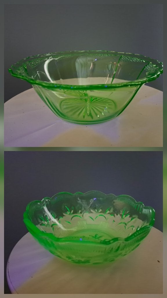 Uraniumglas 2x schaal kom serviesdelen persglas, Antiek en Kunst, Ophalen