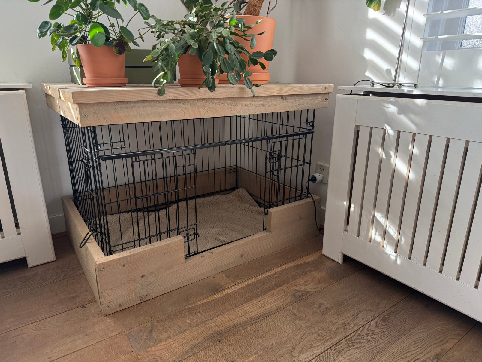 Hondenbench + ombouw van steigerhout, Dieren en Toebehoren, Ophalen, Gebruikt, 75 tot 110 cm, 65 tot 100 cm