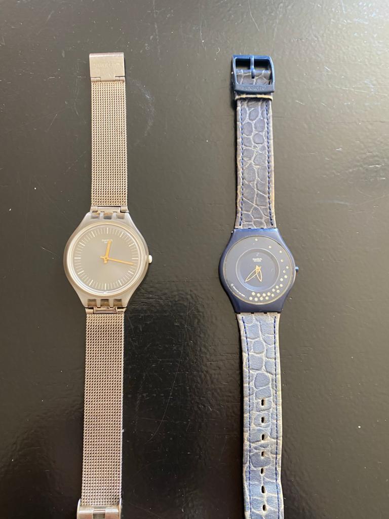 2 ultra dunne Swatch horloges: Blauw (1998) & Zilver (2017), Staal, Kunststof, Gebruikt, Polshorloge