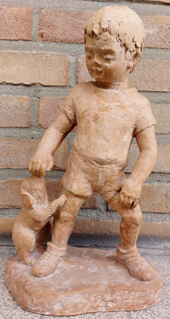 Vintage Beeld Jongen met hond - Austin Prod 1975, Antiek en Kunst, Handgemaakt, Gips, Ophalen of Verzenden, 20 - 50 cm