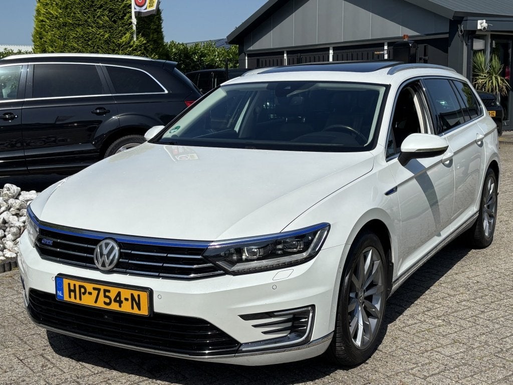 Volkswagen Passat Variant 1.4 TSI GTE Highline 2015 WIt Pano, Auto's, Automaat, Gebruikt, Euro 6, 4 cilinders