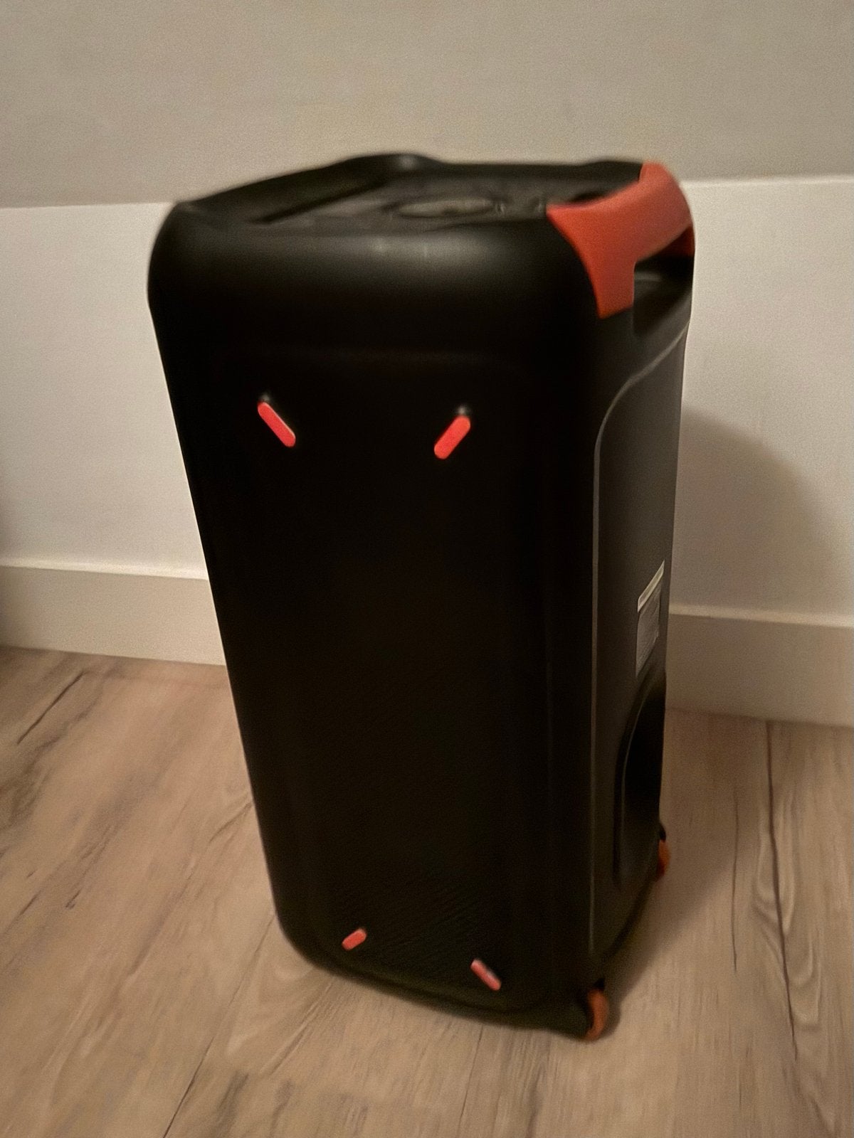 Muziek box met oplader, Audio, Tv en Foto, Luidsprekers, Inclusief oplader, Party speaker, Zo goed als nieuw, Ophalen