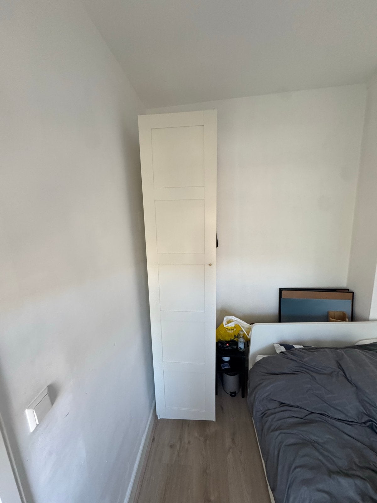 Ikea PAX / BERGSBO - Witte smalle kledingkast met deuren, Ophalen, Overige materialen, Minder dan 50 cm, Gebruikt