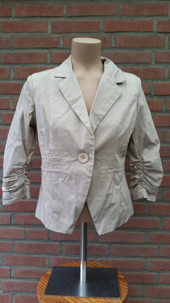 Perla nera – beige jasje maat L met aparte mouwen, Maat 38/40 (M), Beige, Ophalen of Verzenden, Zo goed als nieuw