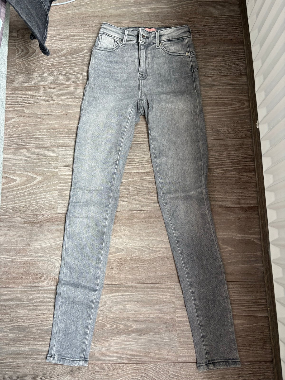 Only jeans grijs en lichtblauw maat XS/32, Ophalen of Verzenden, Zo goed als nieuw, Grijs, W27 (confectie 34) of kleiner