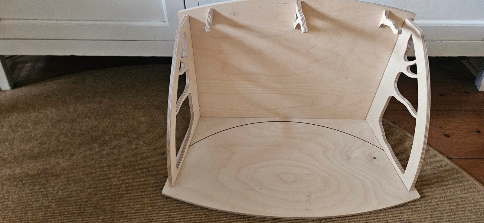 Kleine seizoenstafel van Atelier de Noest, Ophalen, Zo goed als nieuw, Jongen of Meisje