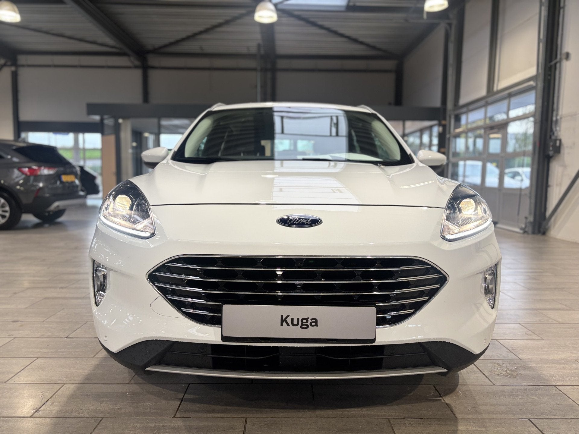 Ford Kuga 2.5 PHEV 225 pk Titanium | Trekhaak | Stoelverw. |, Gebruikt, 4 cilinders, Wit, Plug-in hybride