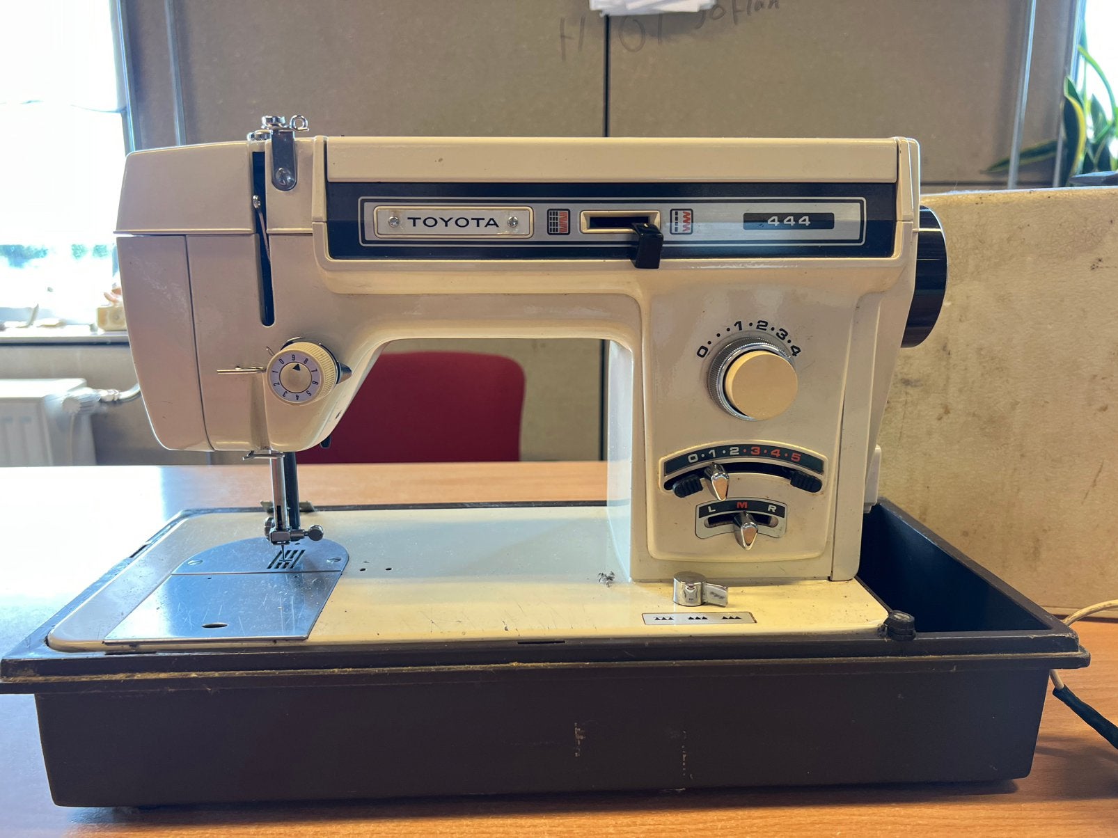 Vintage Naaimachine Toyota 444, Ophalen, Gebruikt, Naaimachine, Overige merken