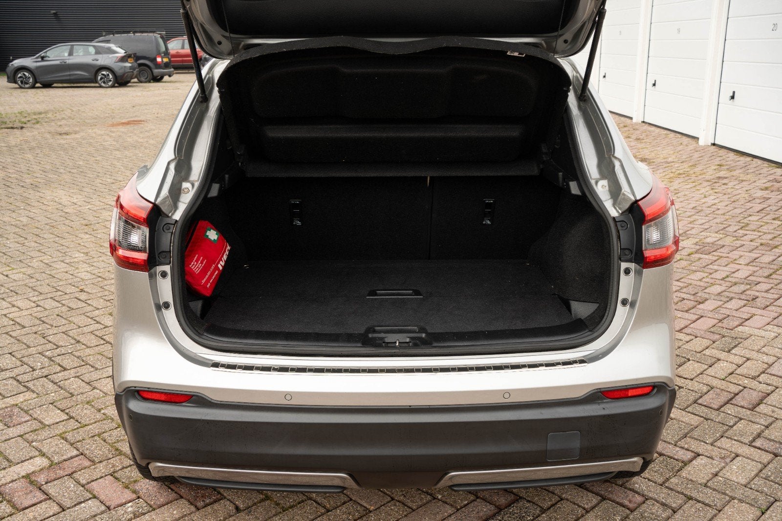 Foto 16 van Nissan Qashqai 1.2 Dig-t 115pk 2018 Grijs 64.268 KM