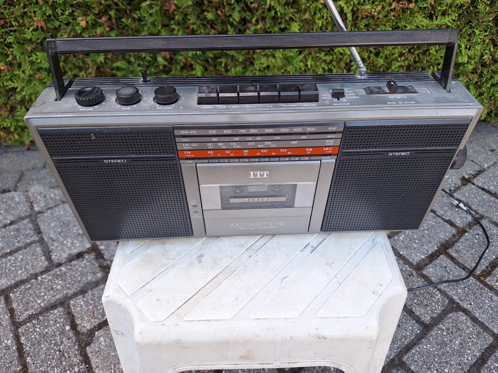 Oude draagbare ITT stereo radio jaren 70 80, Ophalen of Verzenden, Gebruikt, Transistorradio