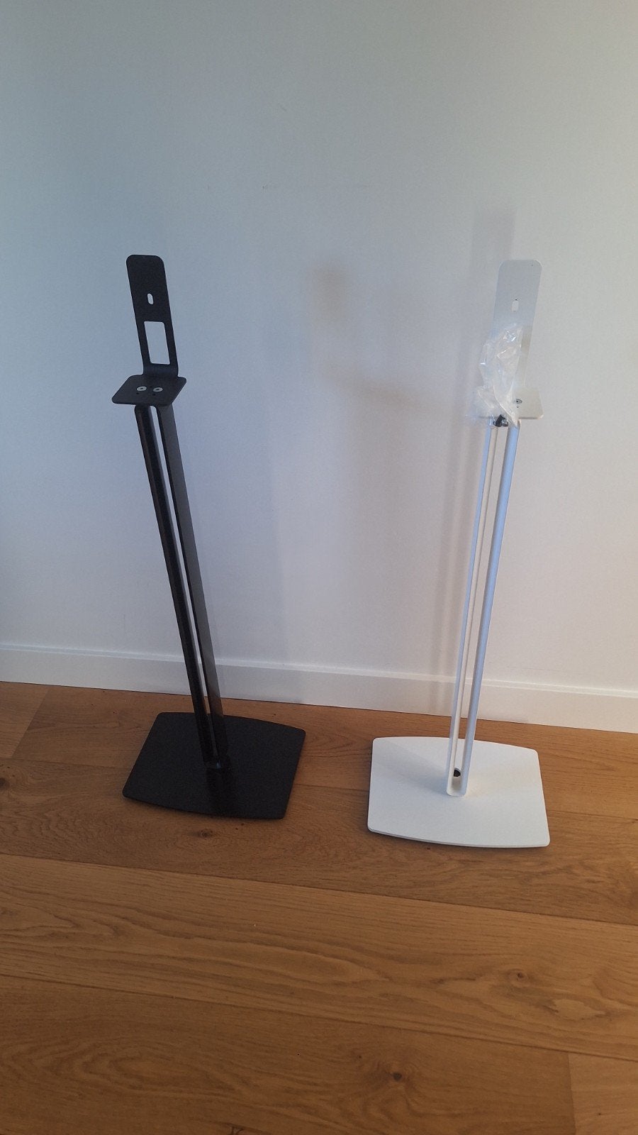 2 SoundXtra BLSFLEX Floor standaards. Zwart en Wit, Audio, Tv en Foto, Inclusief standaarden, Overige typen, Zo goed als nieuw