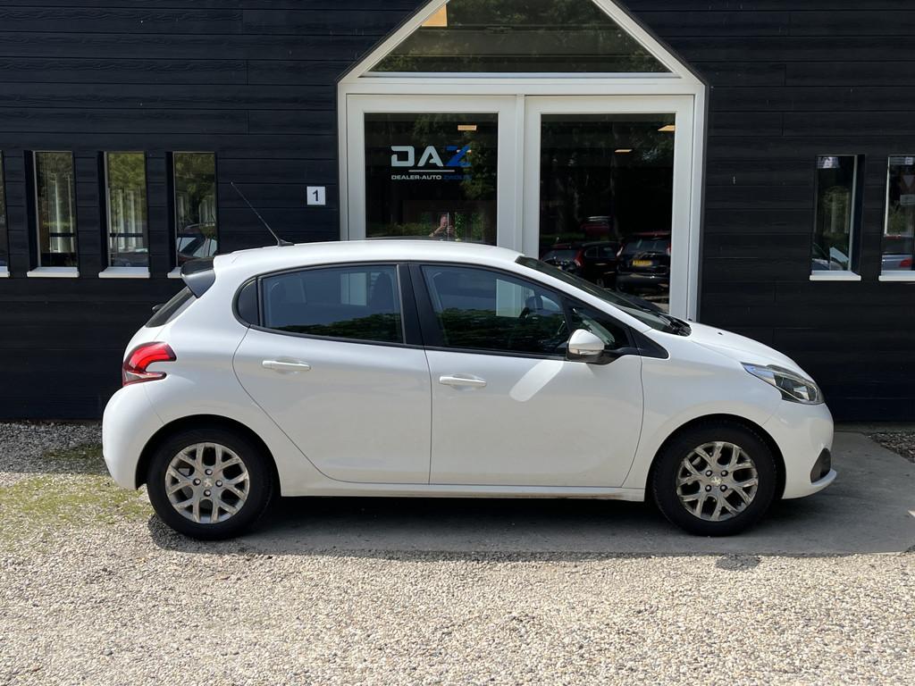 Peugeot 208 1.2 PureTech Blue Lion Airco/Audio/Navi/Lm, Voorwielaandrijving, Gebruikt, 1199 cc, 82 pk