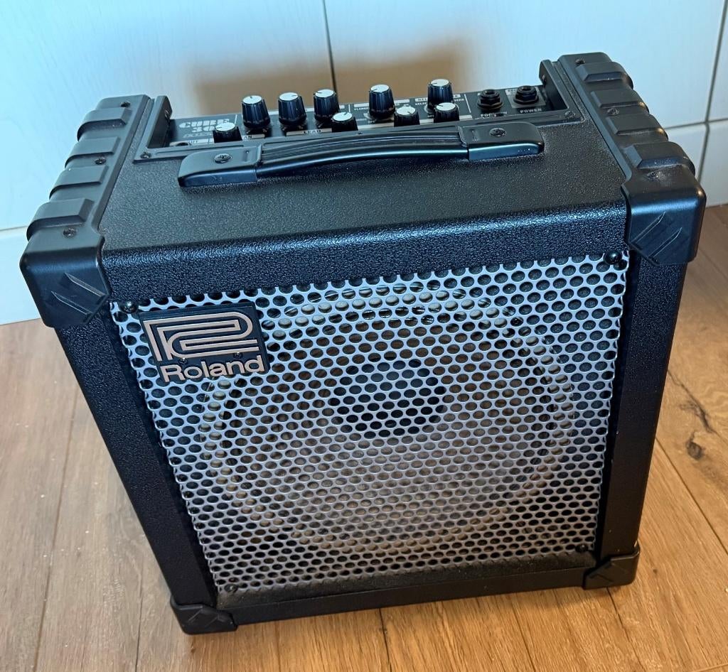 Roland Cube-30 COSM, Ophalen, Zo goed als nieuw, Gitaar, Minder dan 50 watt