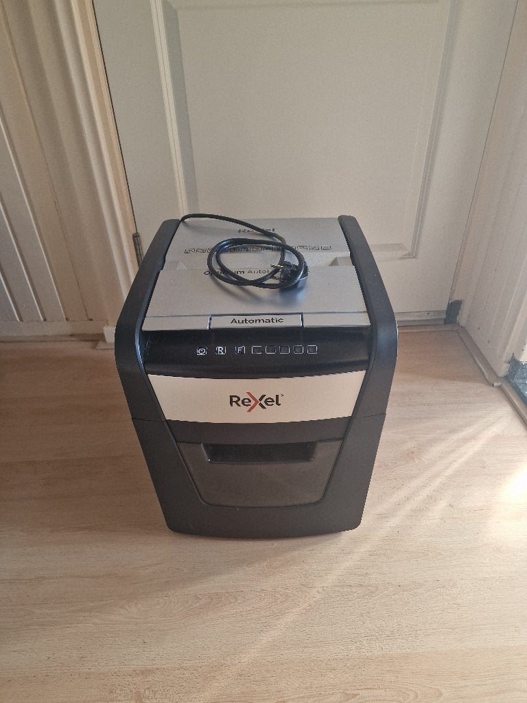 Rexel papierversnipperaar, Ophalen, Gebruikt