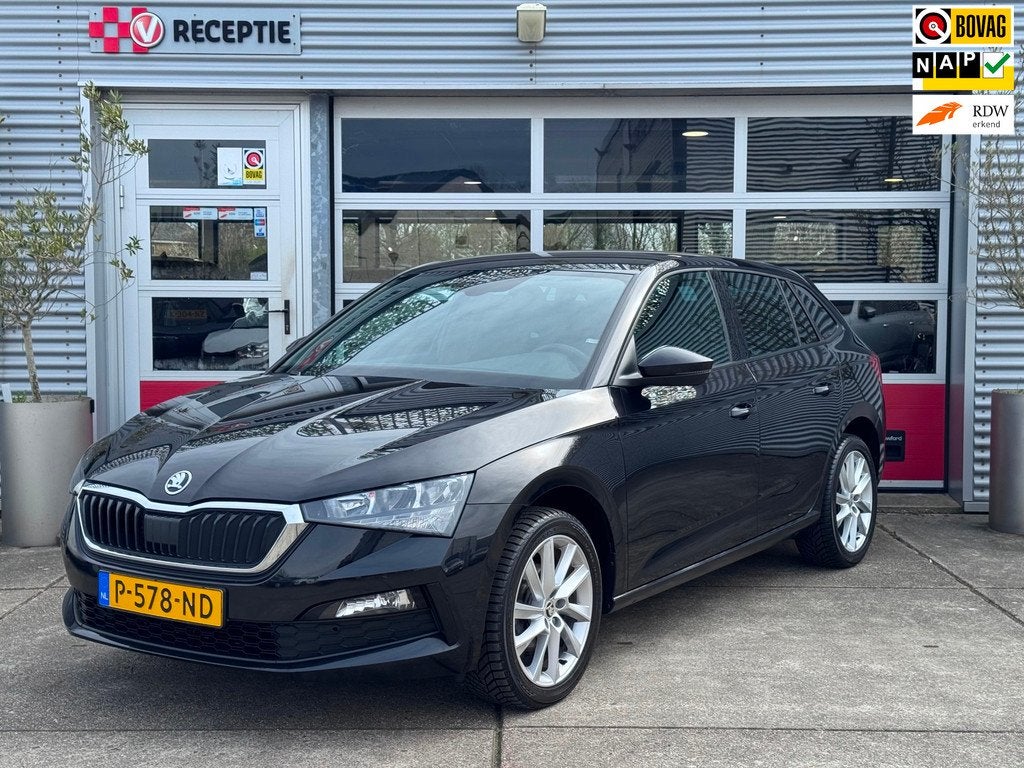 Skoda Scala 1.0 TSI Sport Business DSG/ Adapt cruise / Carpl, Auto's, Skoda, Scala, Gebruikt, Euro 6, 620 kg