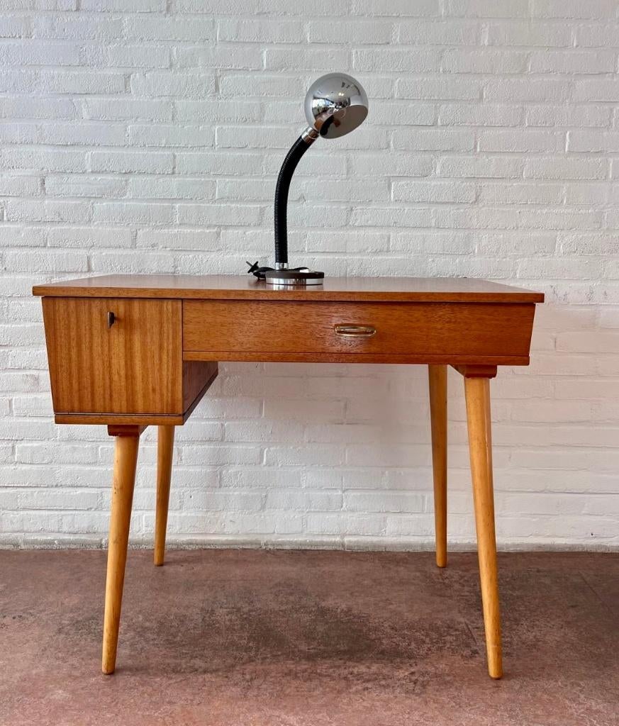 👉  Herda bureaulamp | Space Age chroom met allure 70s 💡, Ophalen of Verzenden, Zo goed als nieuw, Overige materialen