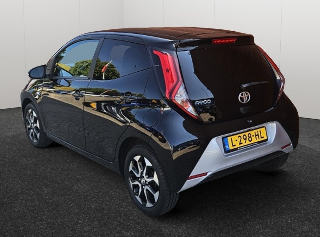 Toyota Aygo 1.0 VVT-i x-joy Automaat 1e eigenaar Clima Camer, 12 maanden, Gebruikt, Euro 6, 4 stoelen
