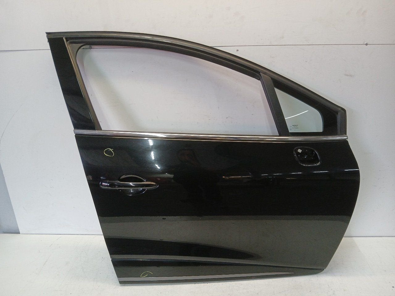 Portier rechts voor Renault Clio, Onderdelen@venauto.nl, Van der Ven Autorecycling B.V., Gebruikt, Ettenseweg 76, 4706 PB Roosendaal, The Netherlands