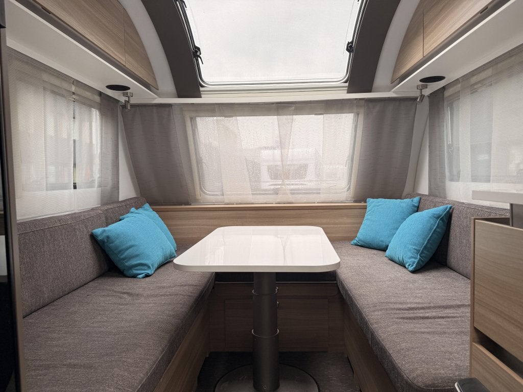 Adria Altea4two 362 LH lichtgewicht, met mover en luifel!, Caravans en Kamperen, Caravans, Tot en met 2, Bedrijf, Adria, Overige typen
