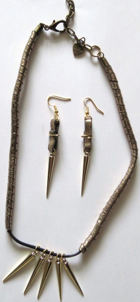 Handgemaakte suède choker met bijpassende oorbellen, Marktplaats@koningsieraden.nl, Verzenden, Handgemaakt, Nieuw