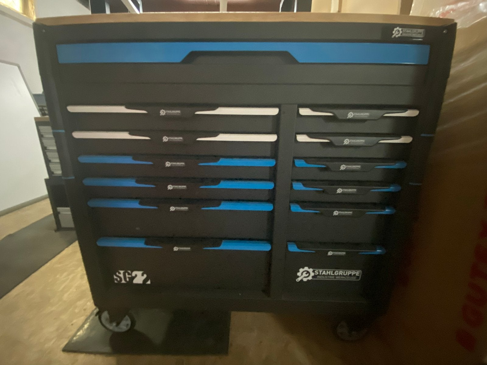 Stahlgruppe SG22 Gereedschapswagen Compleet met Gereedschap, Ophalen, Zo goed als nieuw