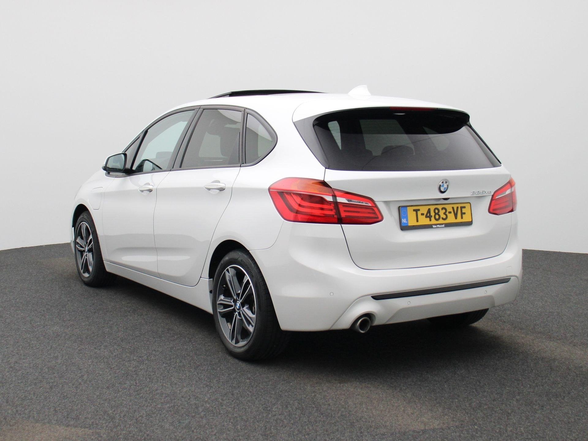 BMW 2-serie Active Tourer 225xe iPerformance High Executive, Auto's, Gebruikt, Euro 6, Wit, Bedrijf