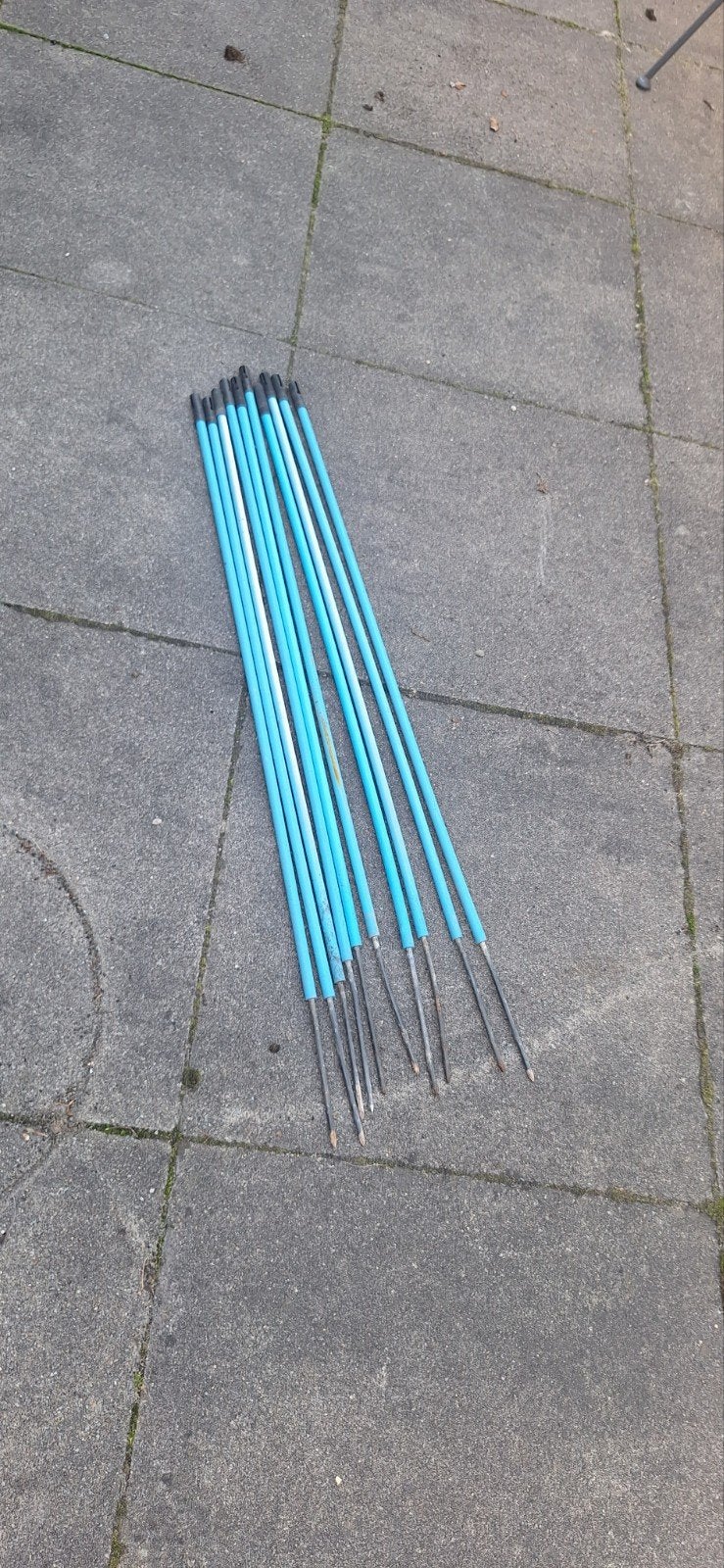Agility paaltjes met rails voor in het parcours, Ophalen, Gebruikt