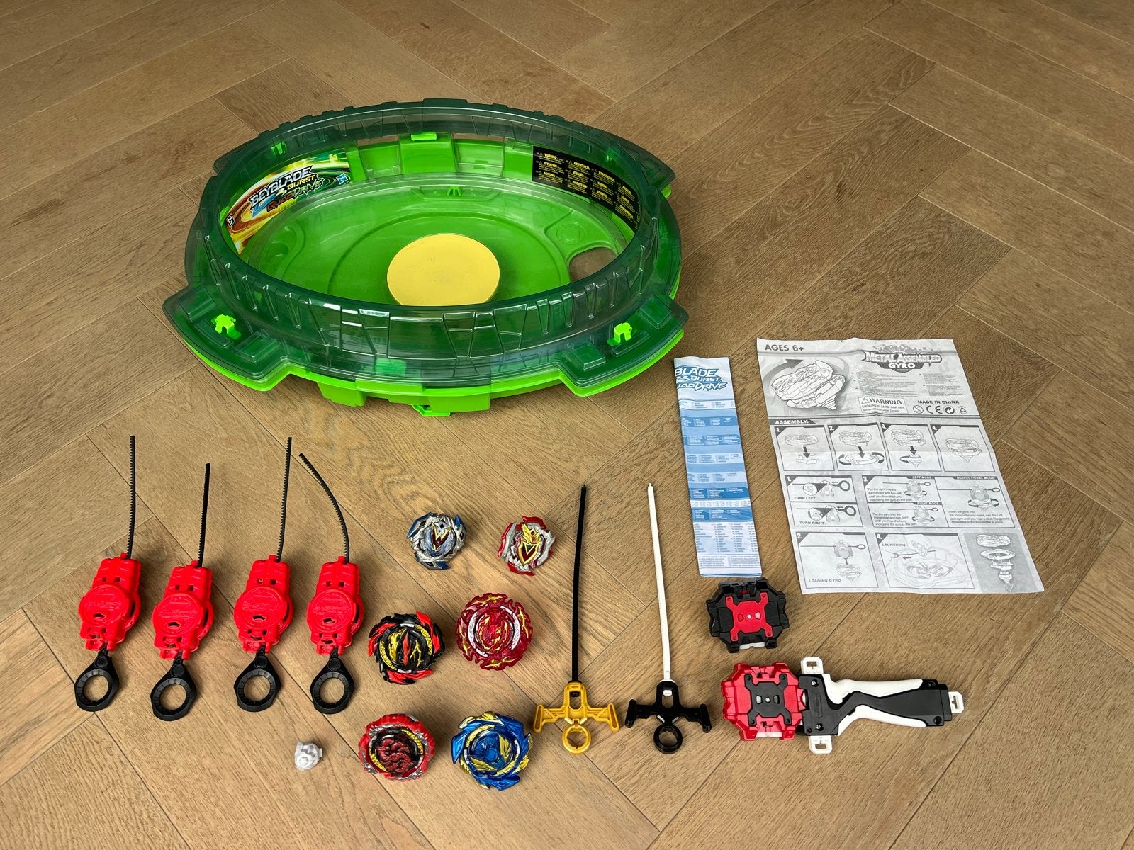 Beyblade Burst QuadDrive Stadion met Beyblades en Starters, Ophalen of Verzenden, Gebruikt, Jongen of Meisje